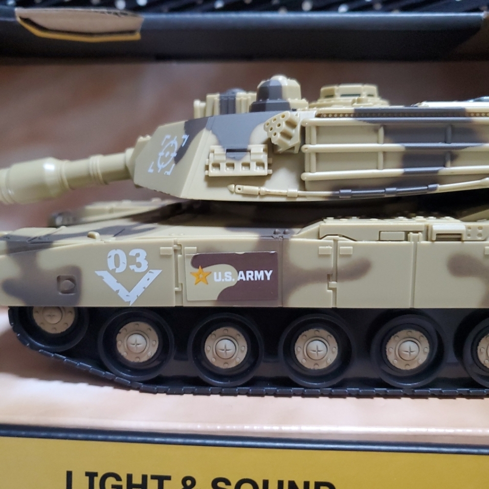 U.S. Army Tank Toy - Light & Sound - Tan - Picture 4 of 7